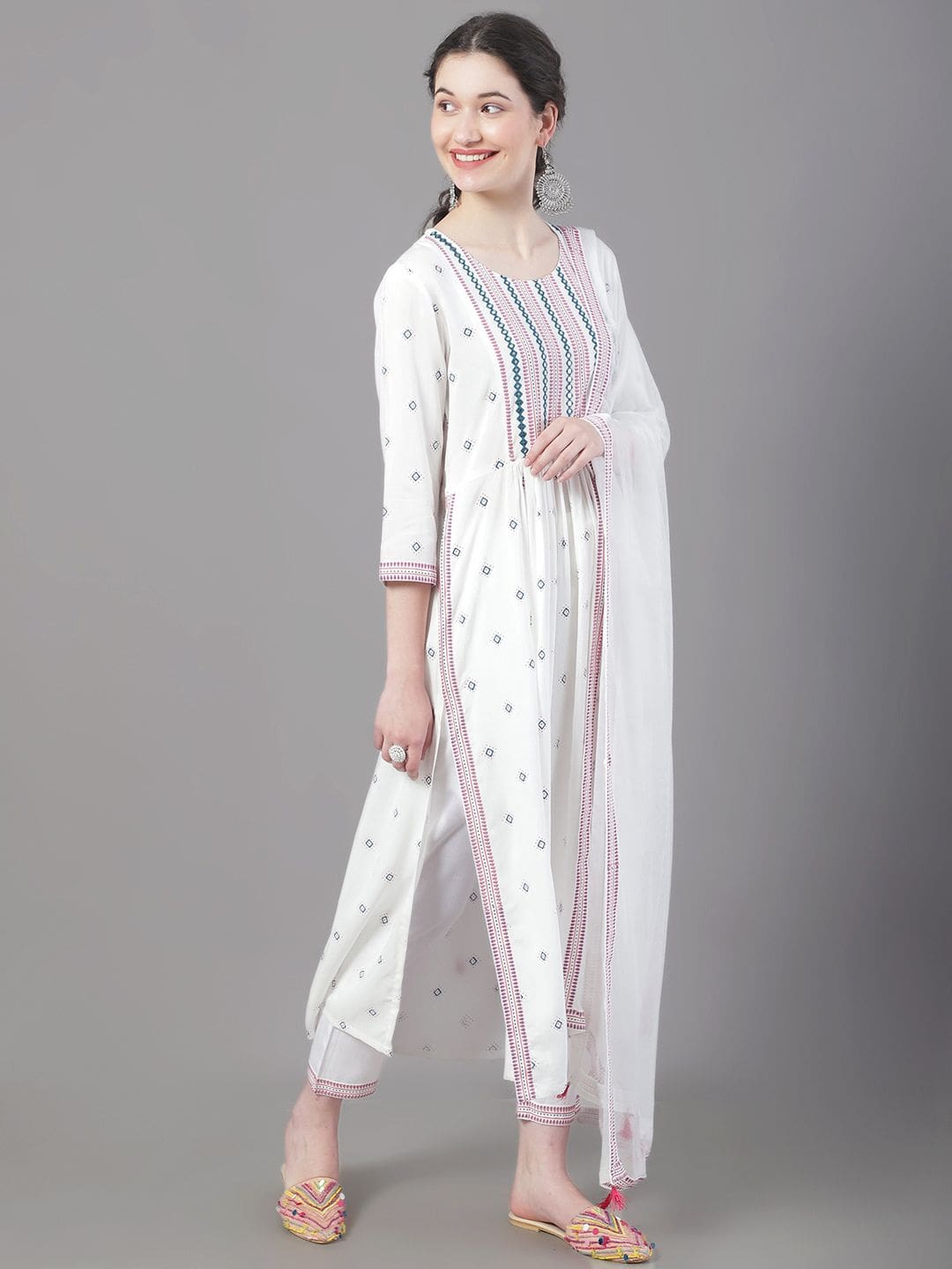 Trending White Printed Rayon Kurti Set For Women