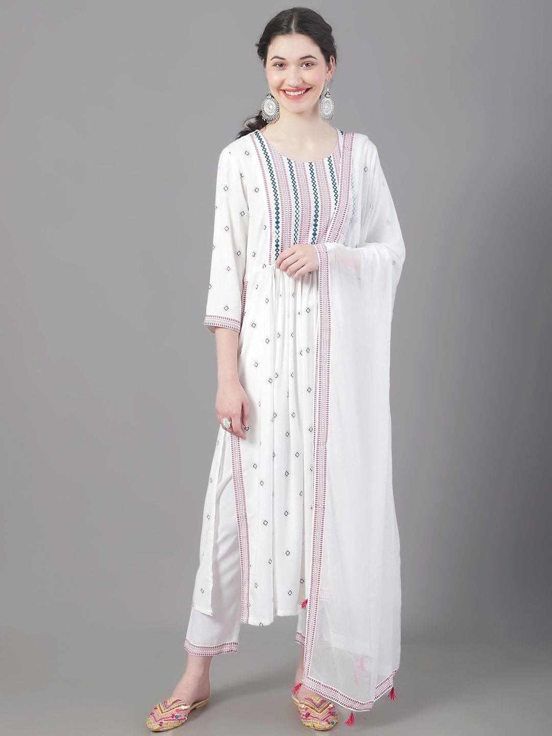 Trending White Printed Rayon Kurti Set For Women